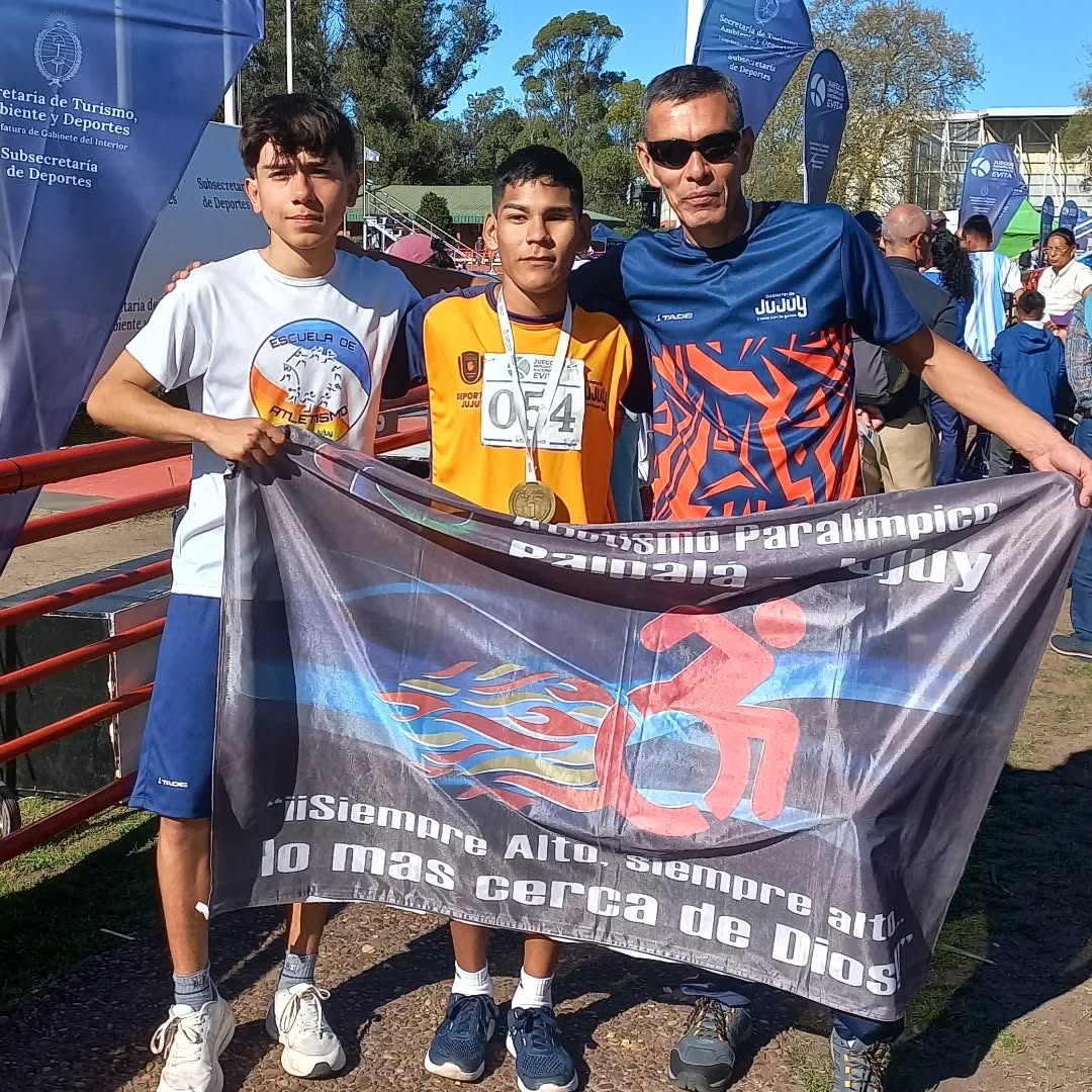 Llegó Pablo Gonzáles, el palpaleño que trajo 4 medallas de oro para Jujuy, en los juegos nacionales evita