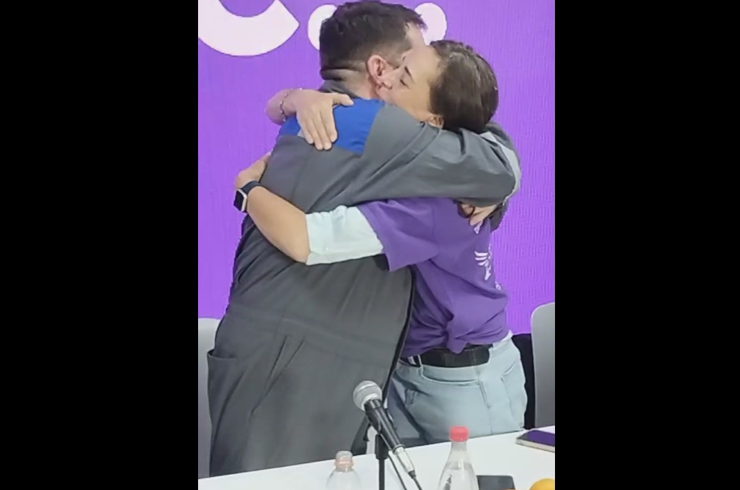 Es empresario. Se hartó del atropello de los políticos. Se metió de candidato. Quisieron perseguir a sus empresas y no pudieron. Se alió con la gente y la gente lo eligió para Diputado Nacional de La Libertad Avanza