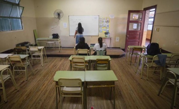 Hay muchos chicos jujeños que decidieron dejar de ir al colegio y sus padres los avalan. Y no es por falta de dinero es por falta de interés