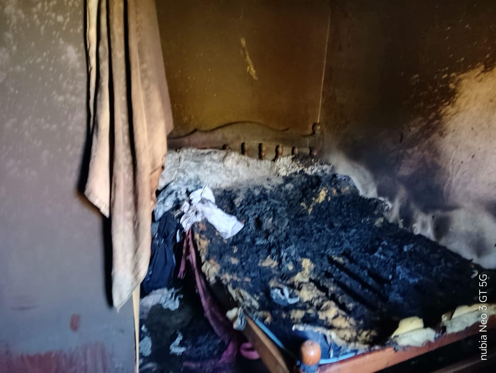 Incendio destruyó gran parte de una vivienda en Los Huaicos y una familia solicita ayuda para volver a empezar